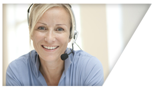 Telemarketing-Mitarbeiterin mit Headset